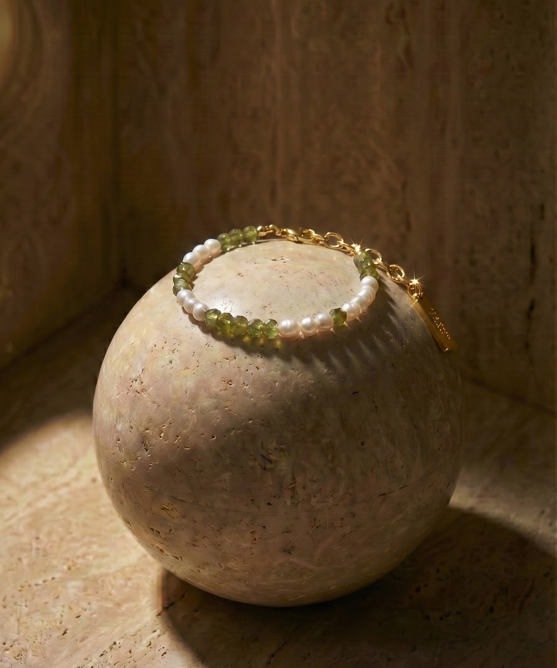 DIVINE LOVE BRACELET WITH TSAVORITE GARNET & PEARLS