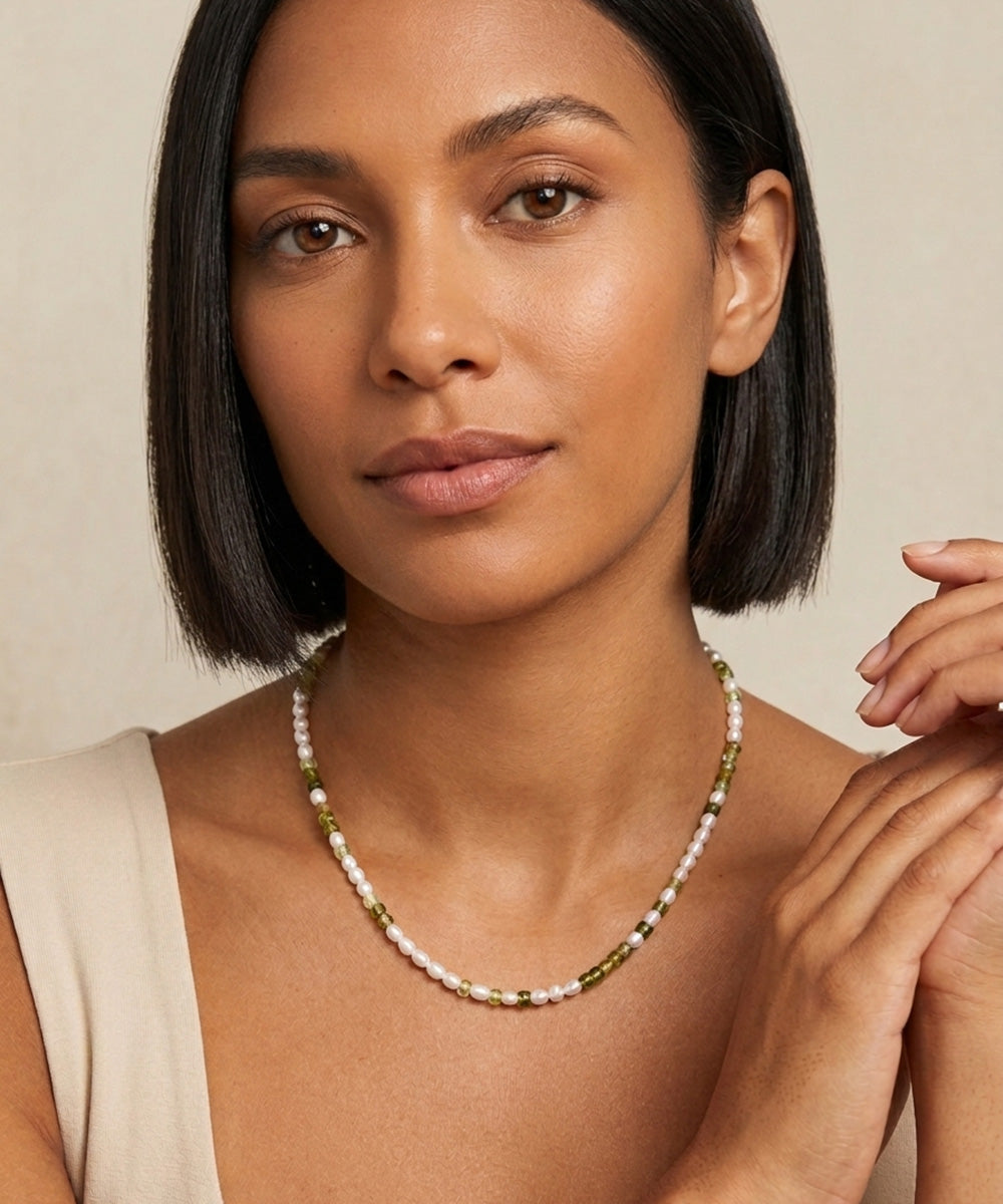 DIVINE LOVE NECKLACE WITH TSAVORITE GARNET & PEARLS