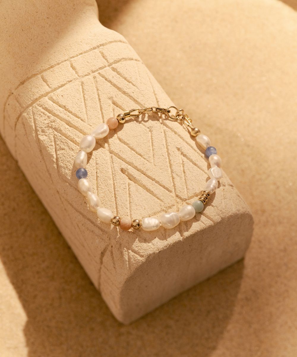 ISLAND DREAMS BRACELET WITH PEARL, KYANITE, SUNSTONE & JADE