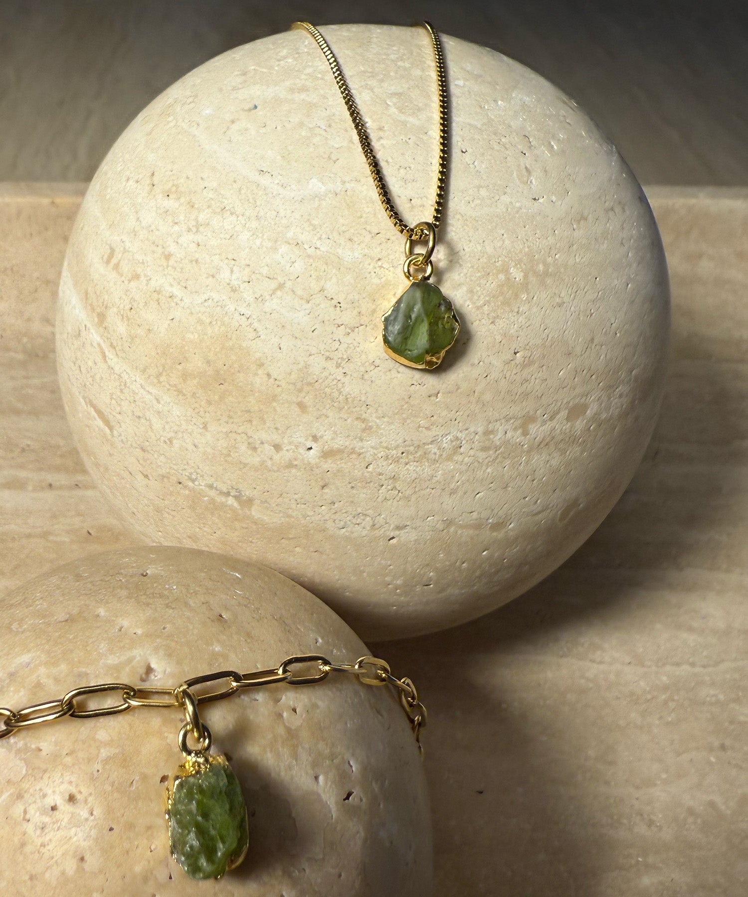 THE LEO NECKLACE WITH PERIDOT