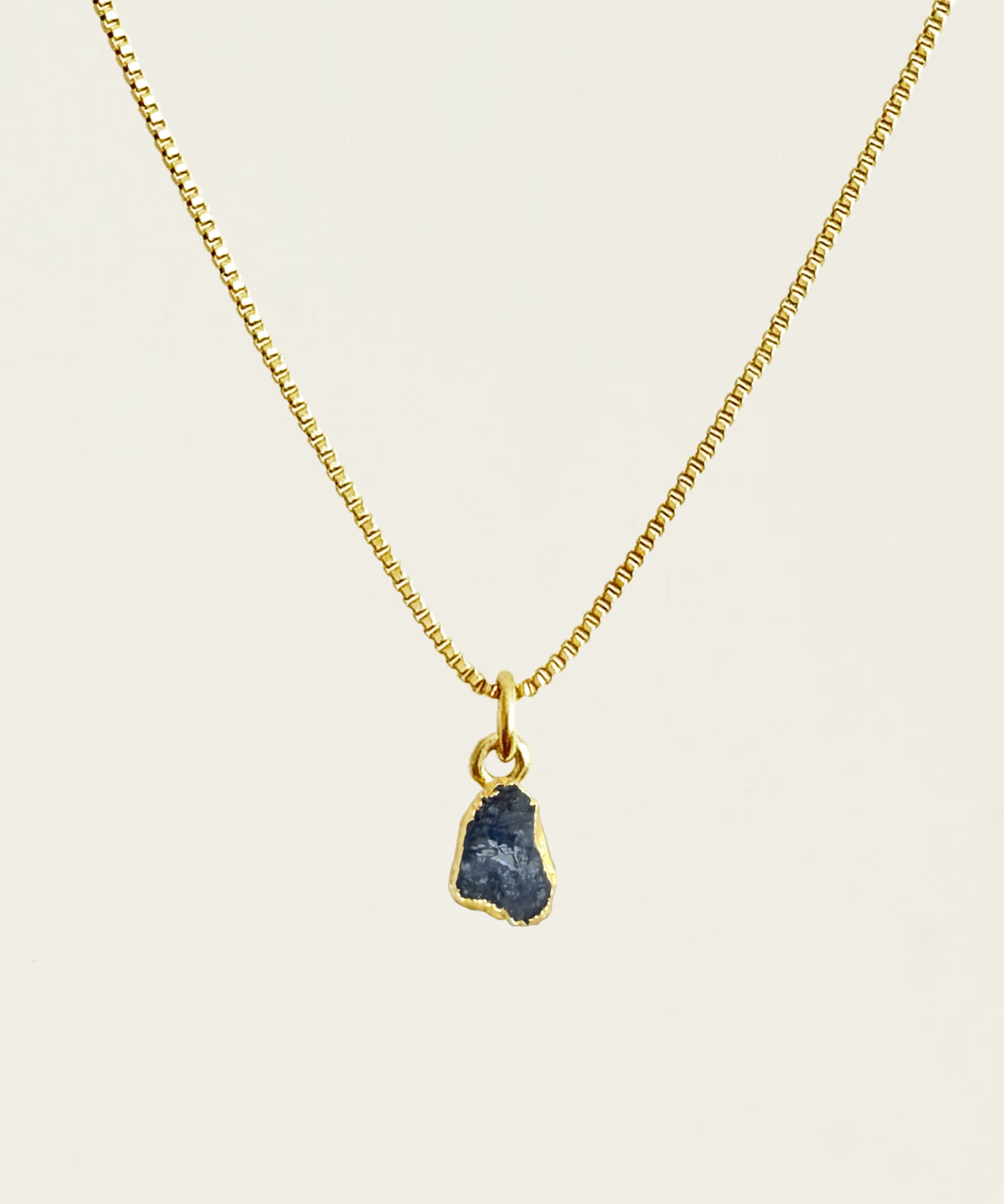 THE VIRGO NECKLACE WITH SAPPHIRE