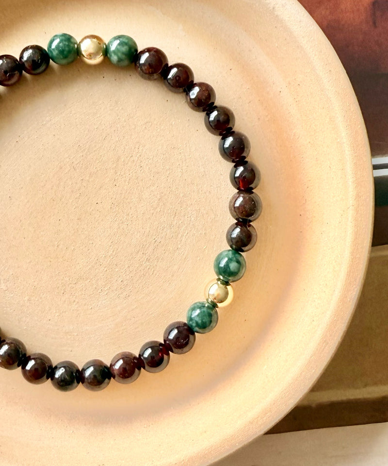 CAPRICORN ABUNDANCE BRACELET WITH GARNET & BURMESE JADE