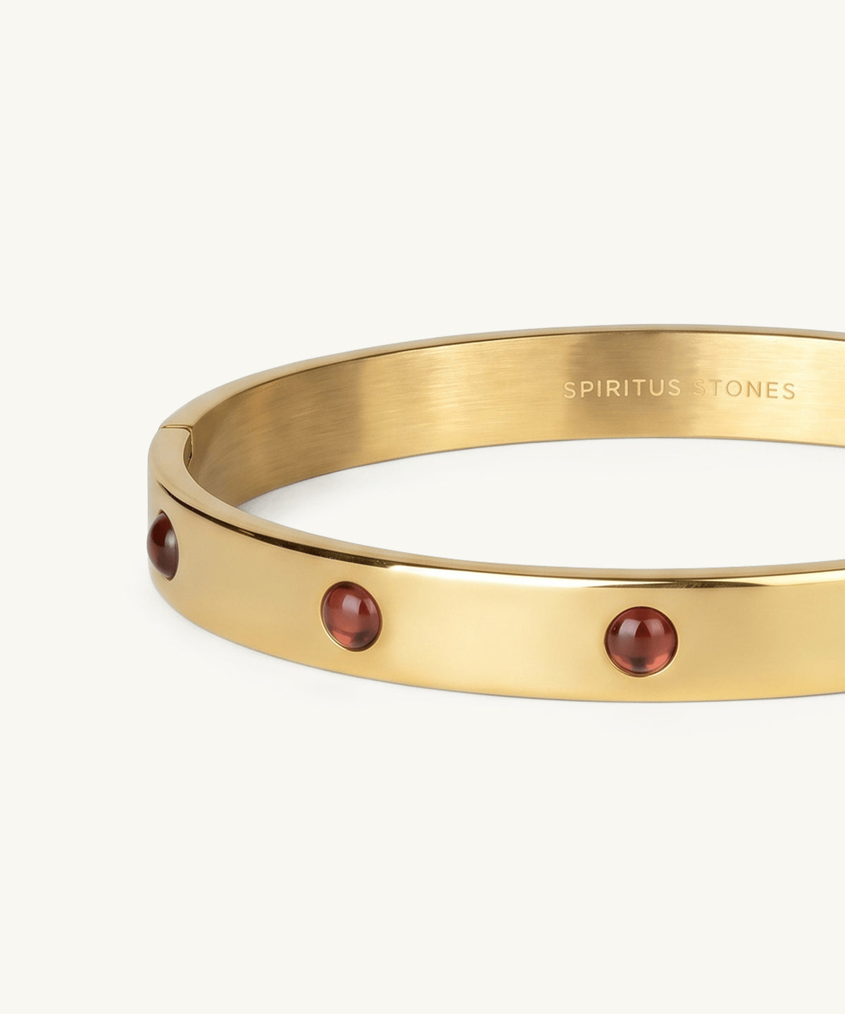 GUARDIAN BRACELET WITH GARNET