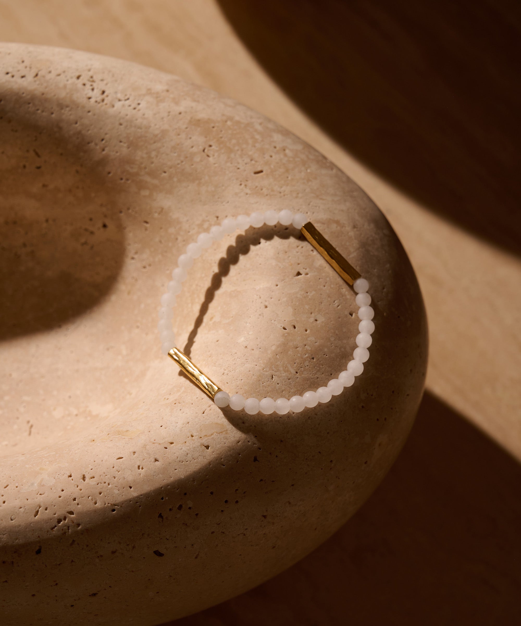 TRANQUIL DAWN BRACELET WITH WHITE JADE